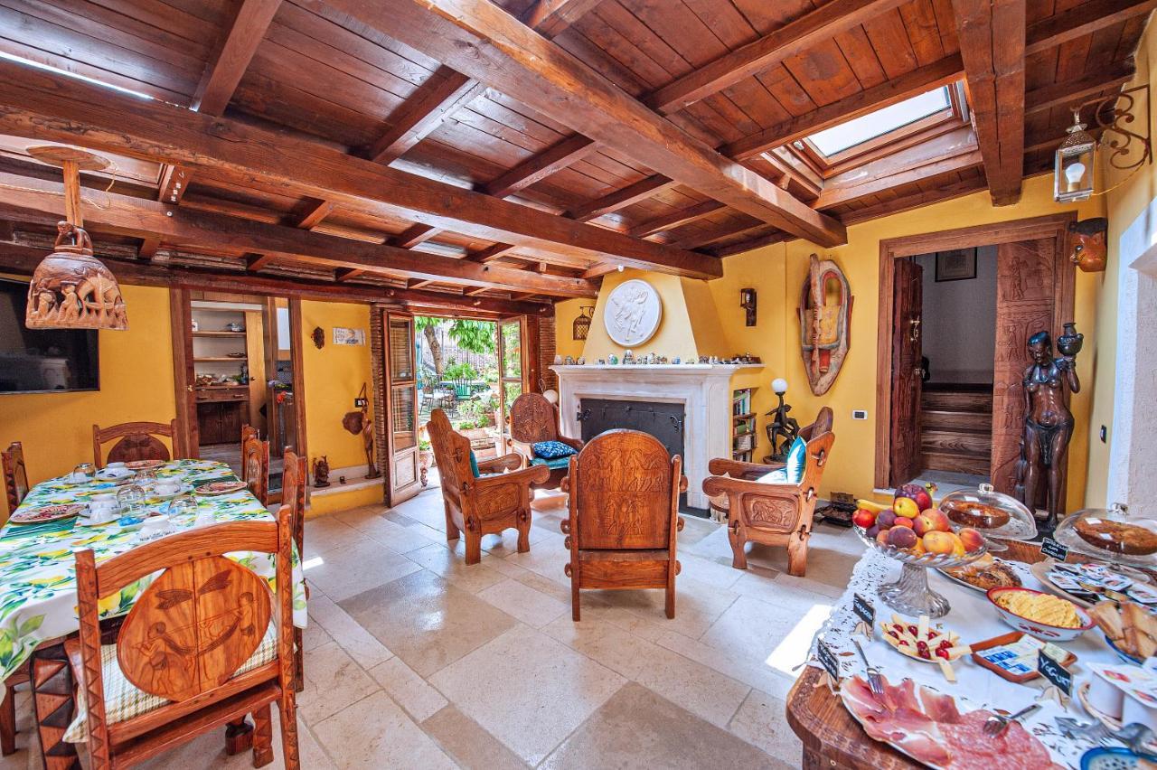 B&B Bone Novelle Dimora Storica Palazzo Zuzi Л'Акуила Экстерьер фото
